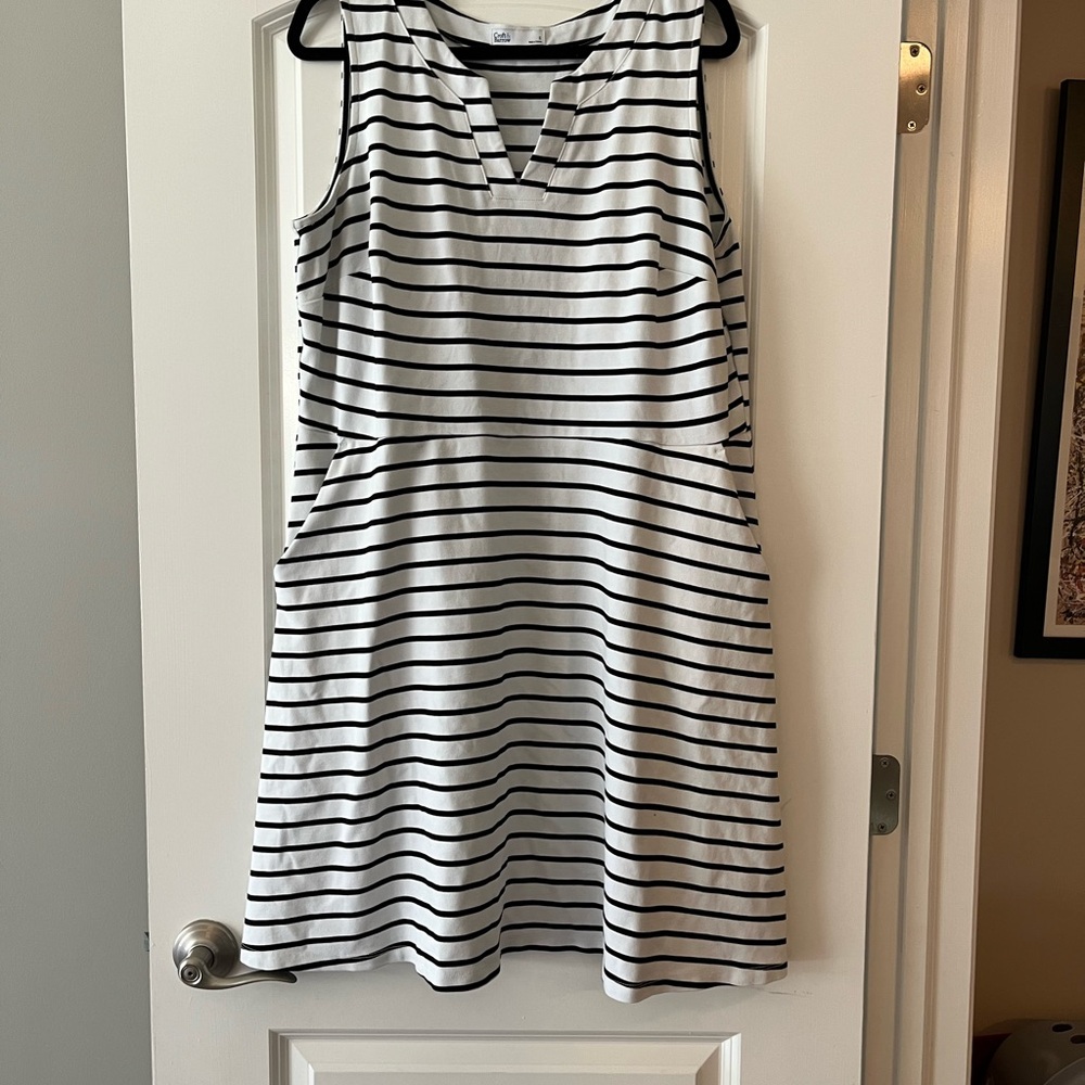 Croft & Barrow Black and White V-Neck Sleeveless Sundress